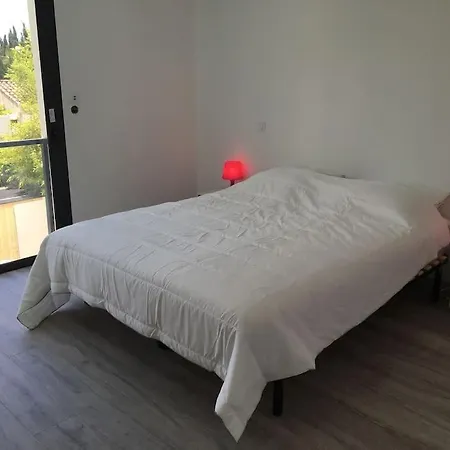 Contemporaine Avec Piscine