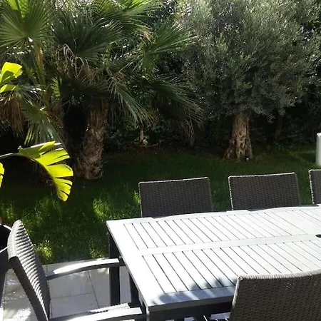 Villa Contemporaine Avec Piscine