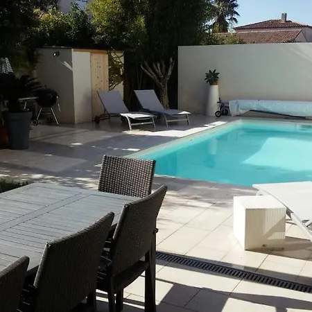Contemporaine Avec Piscine Villa *