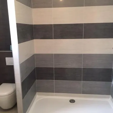 Contemporaine Avec Piscine *