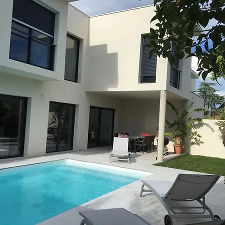 Villa Contemporaine Avec Piscine *