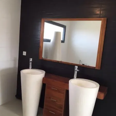 Contemporaine Avec Piscine Villa *